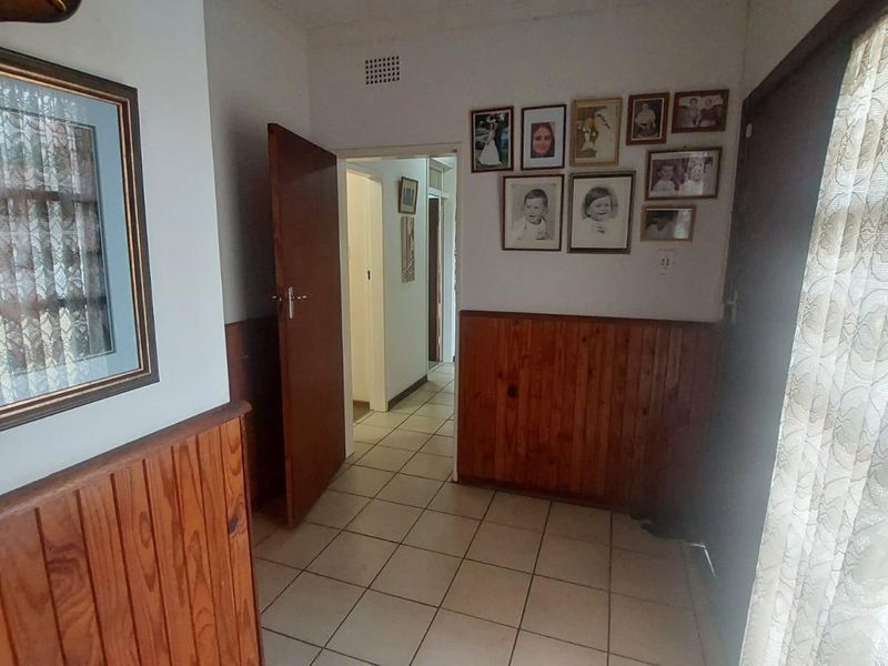 Comfortable Living: 3 Beds, Full Bath and a well maintained garden! - Photo 9