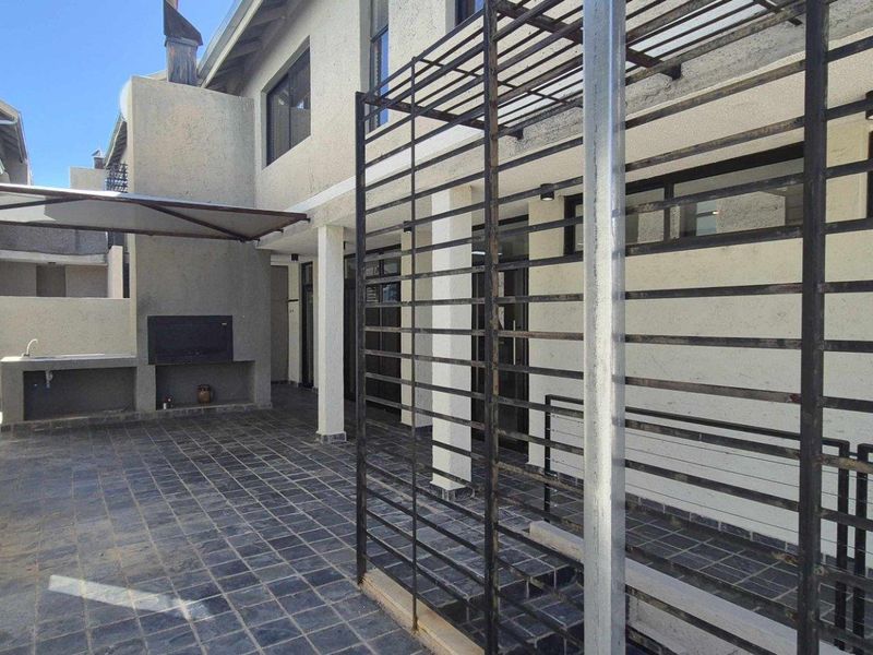 SOLE MANDATE TOWNHOUSE IN AUASBLICK FOR SALE - Photo 6