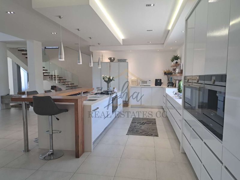 Stylish 5 bedroom home with indoor pool for sale in prime area in Walvis Bay selling for N$10.5 mil - Photo 8