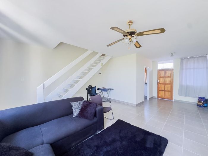 Property #2486981, Townhouse For Sale in La Montagne