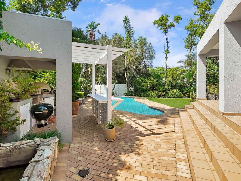 OPEN PLAN 5 BEDROOM HOME IN FOURWAYS GARDENS LIFESTYLE ESTATE - Photo 10