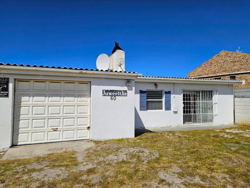 “Juweeltjie” – A True Gem in Pearly Beach Offering Dual Living - Photo 2