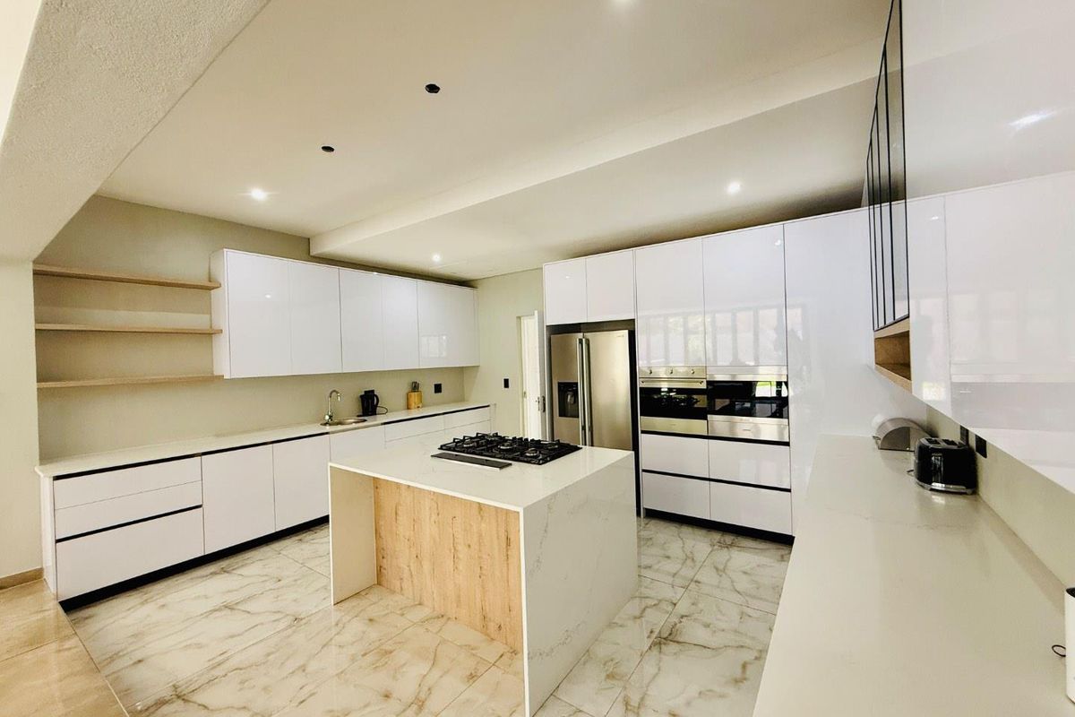 Five Bedroom Home for Rent In Waterfall Country Estate. - Photo 2