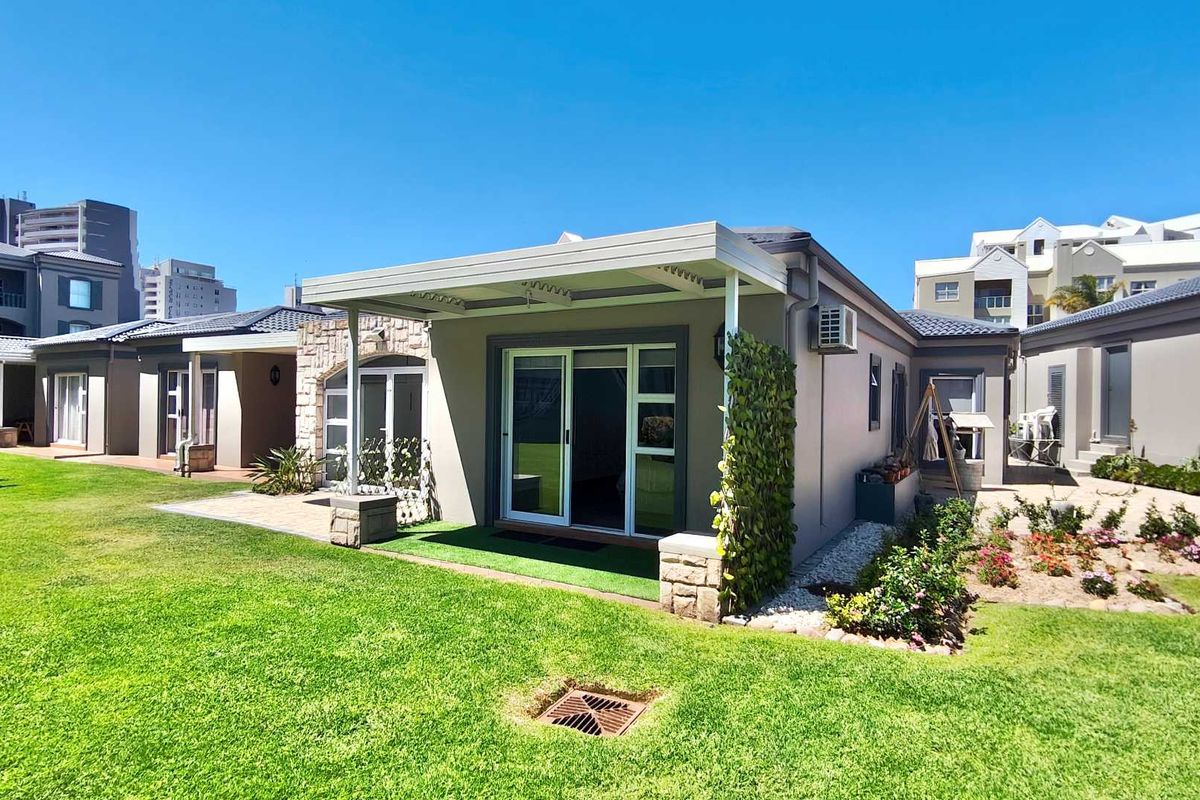 Renovated townhouse awaits in Diaz Beach - Photo 3