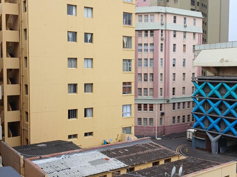 Secure 1-Bedroom Apartment in Vibrant Durban Central Complex - Photo 7