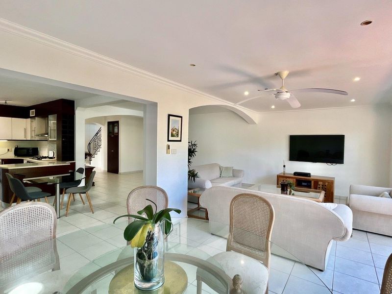 A stunning , modern duplex in secure complex on the beachfront!!! - Photo 5
