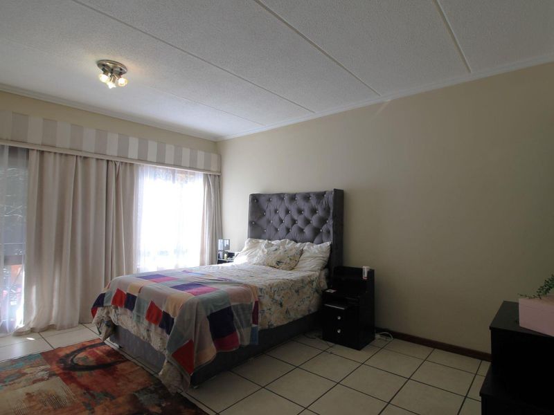 Lovely and sunny BACHELOR/STUDIO apartment - Photo 3