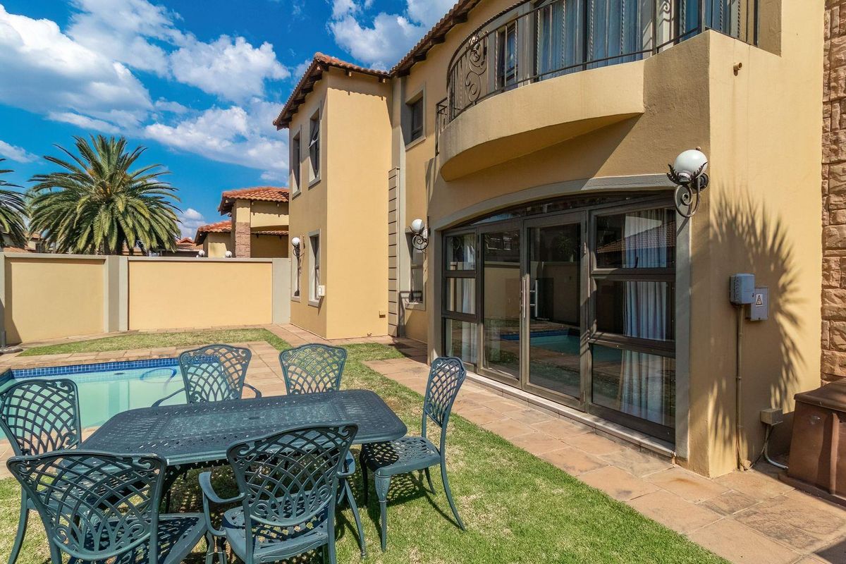 Your Dream Home in Secure Monte Christo Awaits! - Photo 2