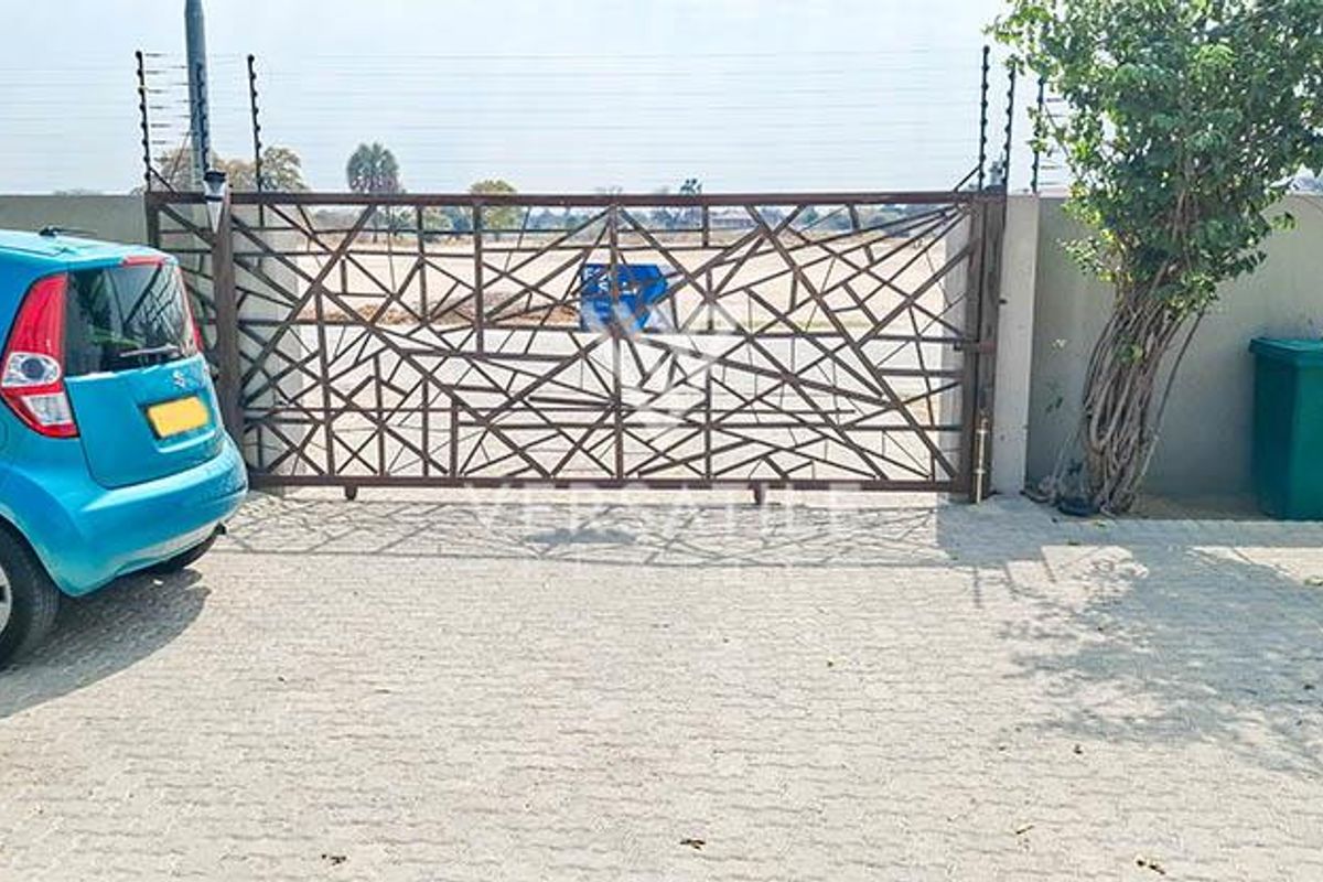 Exceptional Family Home with a Pool, Directly Across from Oshana Gymnasium. - Photo 4