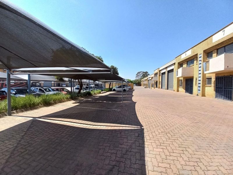 566m2 Driehoek Warehouse To Let - Photo 2