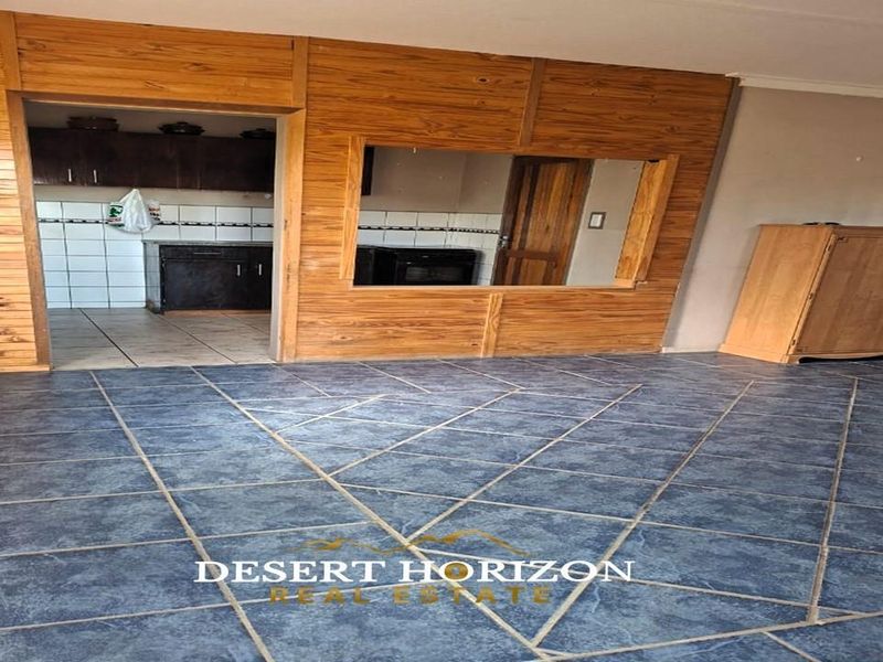 Karas Region, Keetmanshoop | Big Family home with flat for sale - Photo 10