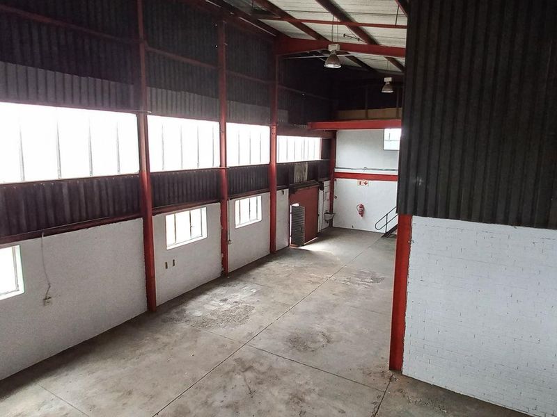 371m2 Dunswart industrial warehouse to let - Photo 5