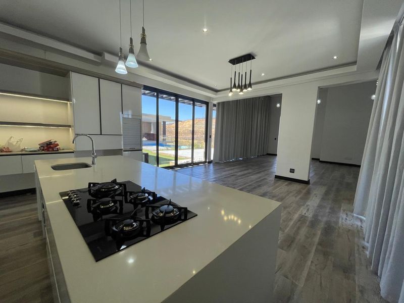 LAVISH MANSION IN AUASBLIK FOR SALE - Photo 4