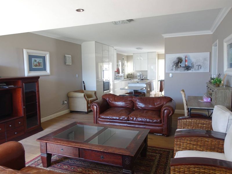 PRIME LOCATION! Seafront Ground floor apartments with view over the jetty - Photo 7