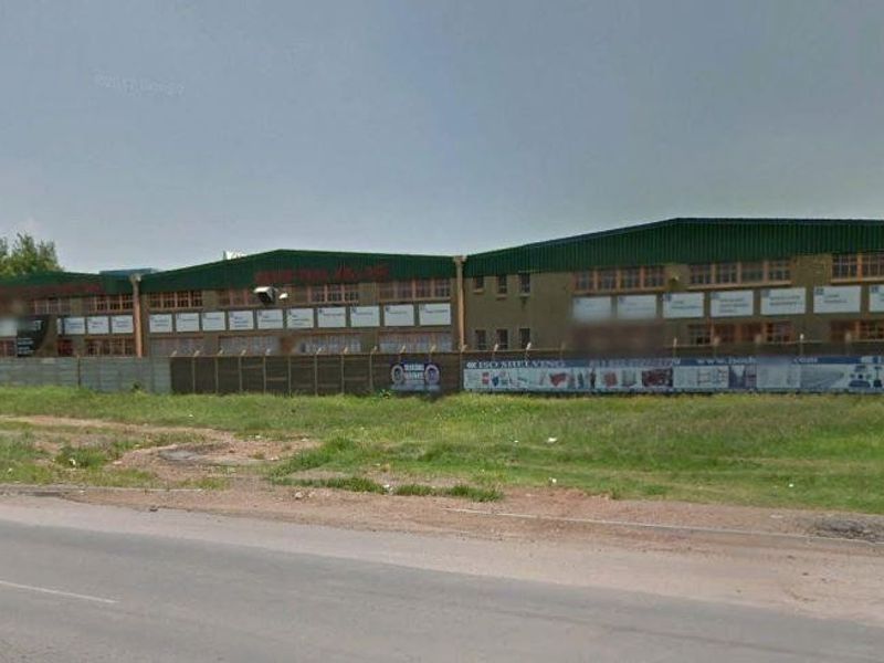 321m2 Rustivia Warehouse To Let - Photo 9