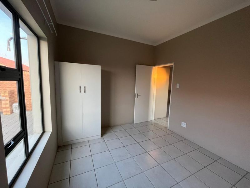 Townhouse For Sale in Trichardt, Secunda - Photo 9