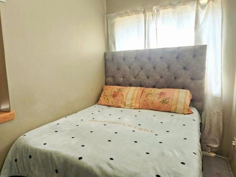 STUDIO APARTMENT FOR SALE IN ESSENWOOD, DURBAN - Photo 5