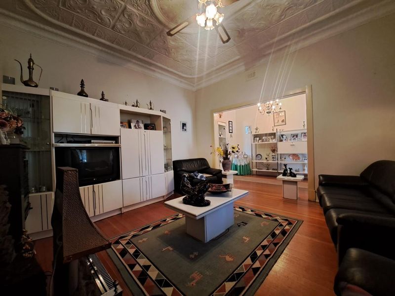 Bright & Inviting Family Home with Ample Space for All - Photo 6