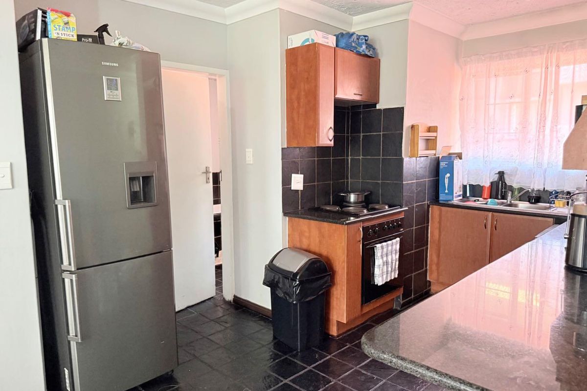 Ideal 1-Bedroom: Perfect for New Buyers or Investors! - Photo 2