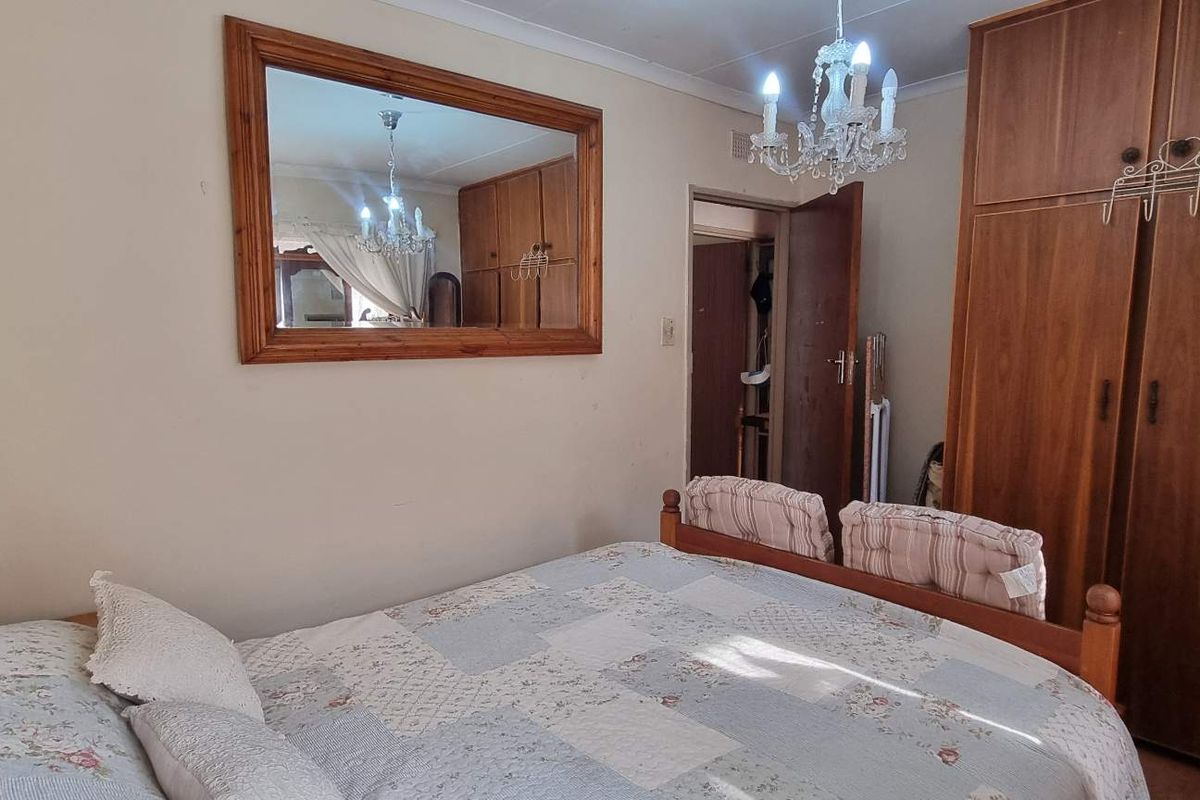 RENT OUT OR MOVE IN! - Photo 2