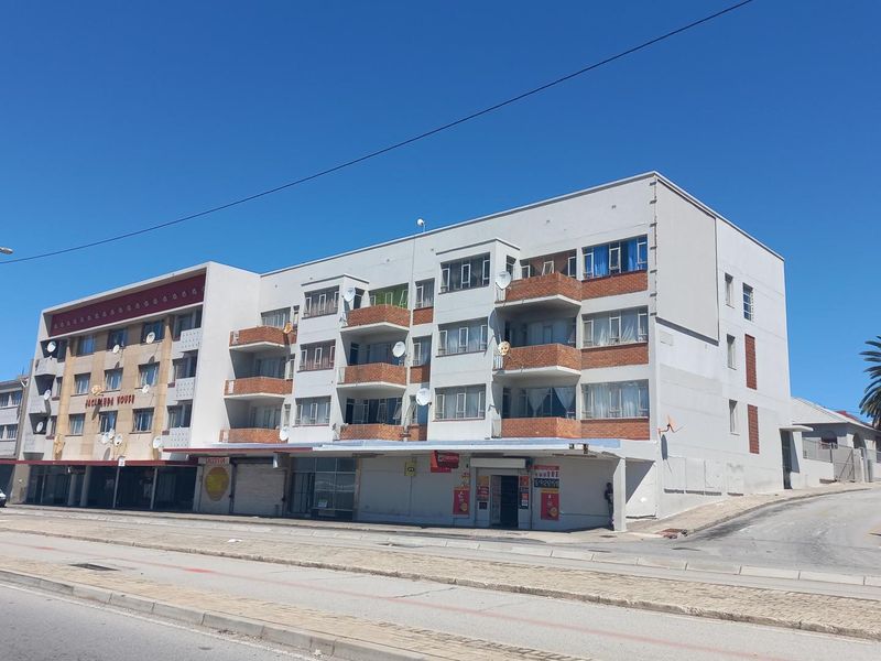 Investment opportunity! Multi-Unit Residential Property with Retail Outlets - Photo 3