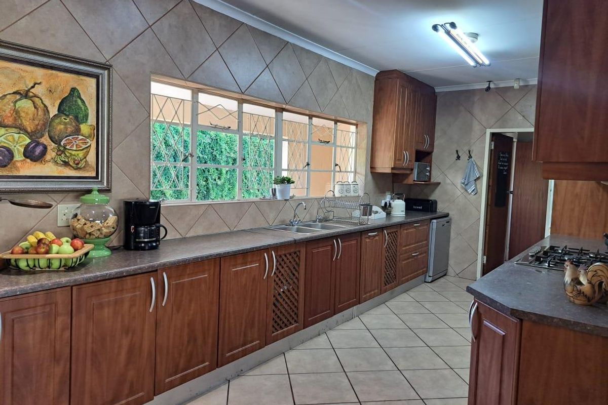 Charming Family Home with Modern Amenities - Photo 5