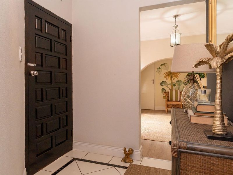 SUPERB SPACIOUS 3 BEDROOM TOWNHOUSE - Photo 5