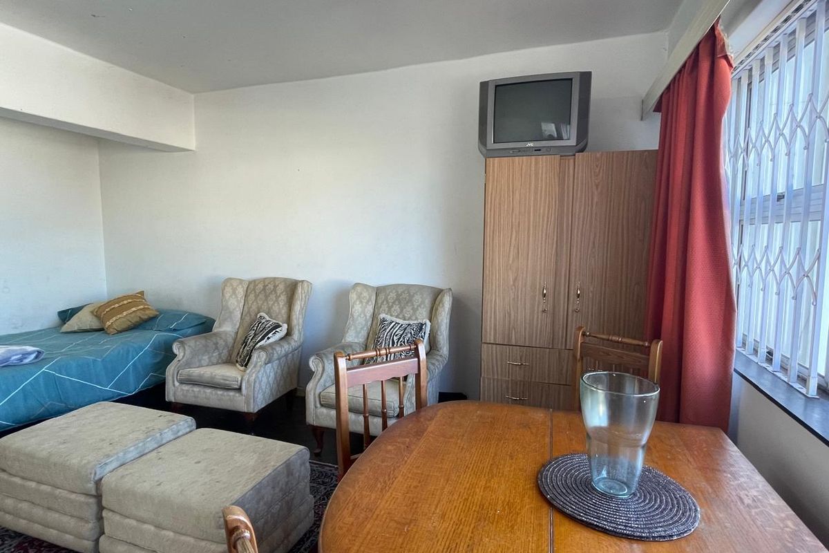 1 Bedroom Apartment in secure complex - Photo 5