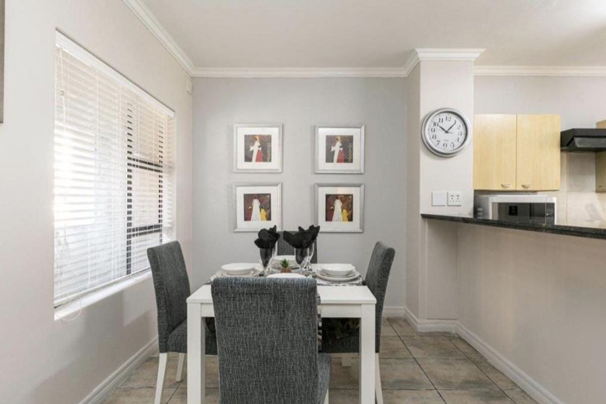 A BEAUTIFULLY FURNISHED TWO BEDROOM APARTMENT - Photo 4