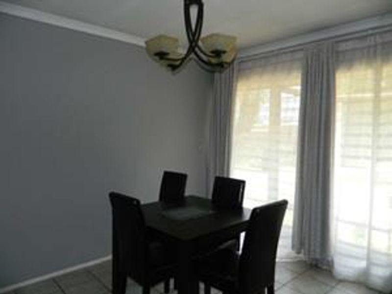 Free Standing Three Bedroom House in Albertsdal. - Photo 5