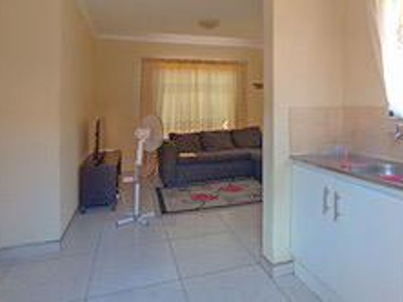 Stunning 3 bedrooms house for sale in Soshanguve VV - Photo 3