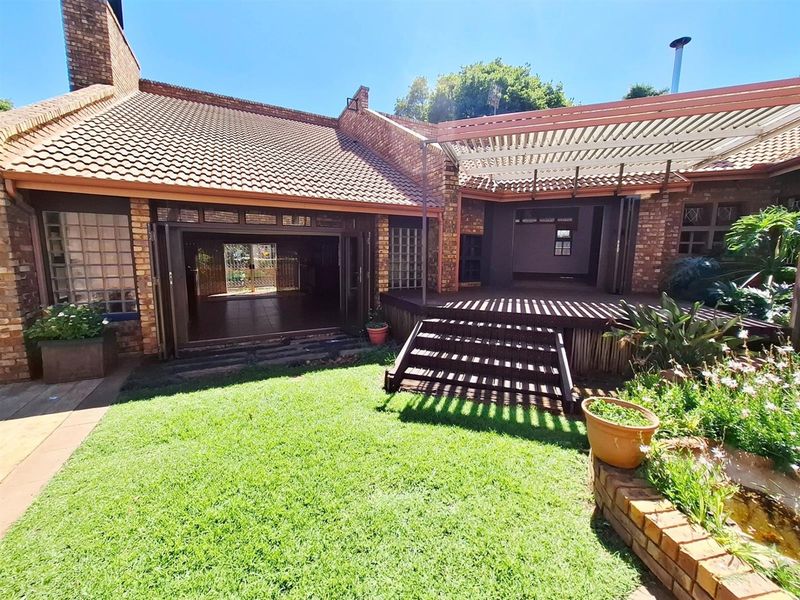 Timeless Elegance in the Heart of Aerorand. - Photo 2