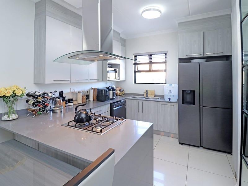 3bed 2 bath - Photo 9