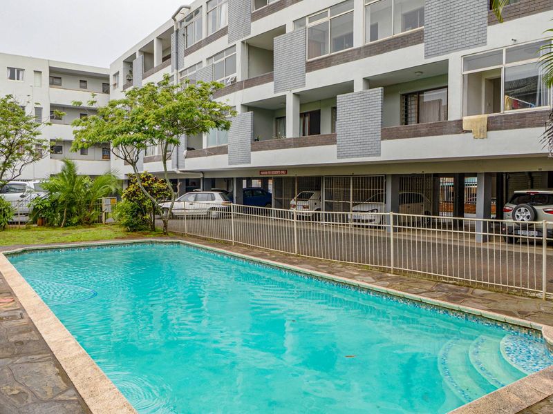 Spacious with sea views - Photo 4