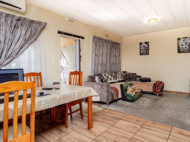 Pet Friendly Charrming Duplex Townhouse for Sale - Photo 5