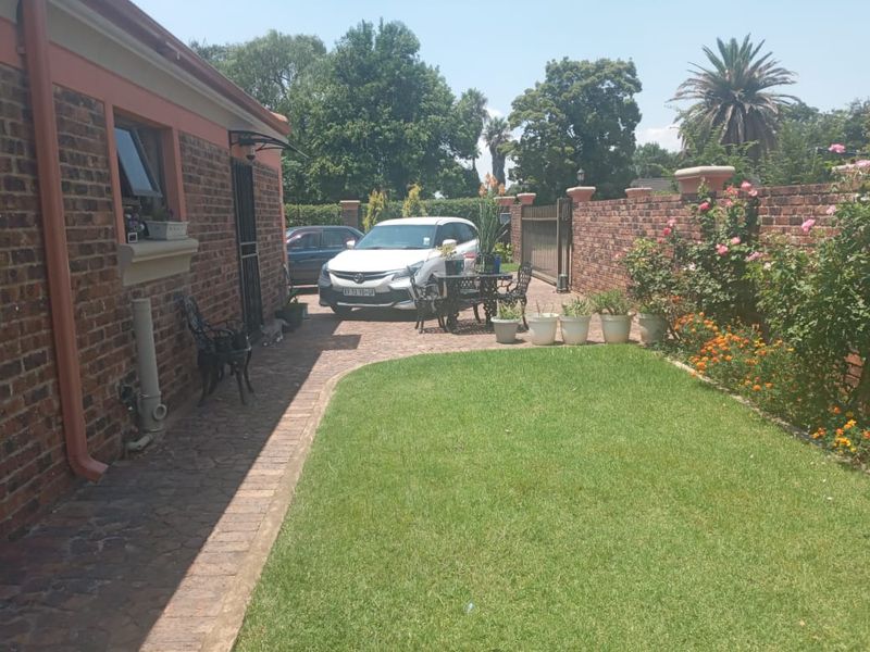 Modern Three Bed House Riversdale Meyerton. - Photo 2