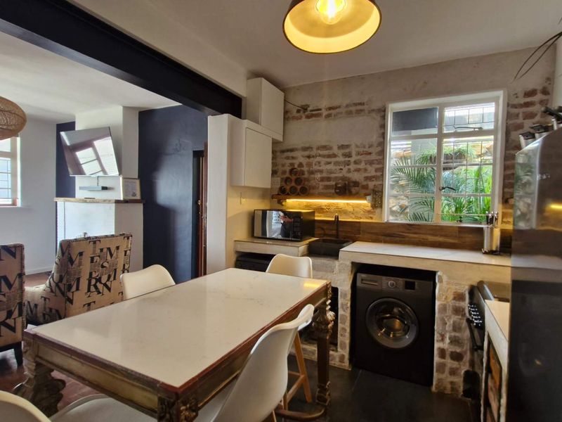 Beautifully Decorated Heritage Apartment with Private Jungle Garden. - Photo 7