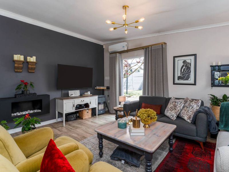 COMFY AND WELCOMING - Photo 2