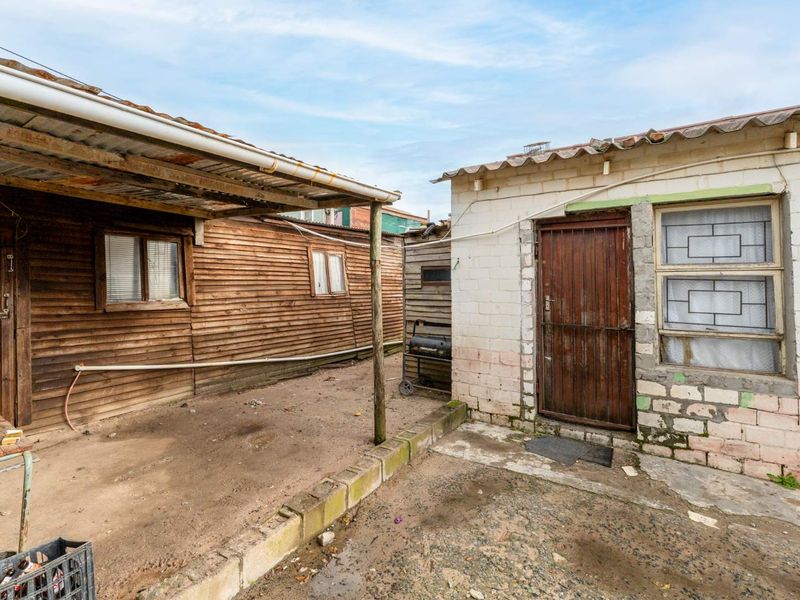 2-Bedroom Fixer-Upper in Hibiscus Close, Ocean View - Photo 3