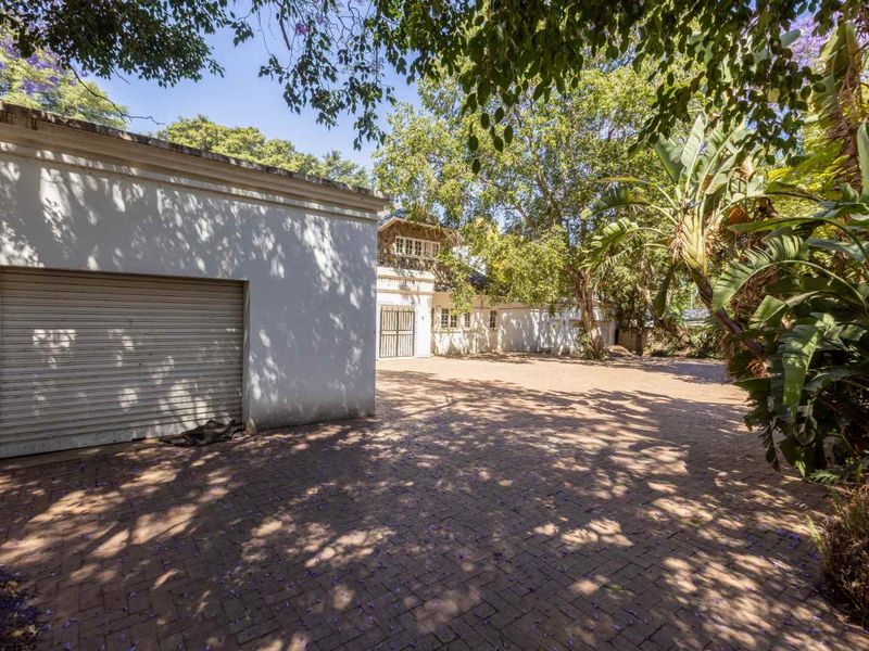 CALLING ALL DEVELOPERS - PRIME PIECE OF LAND IN THE HEART OF MELROSE - Photo 6