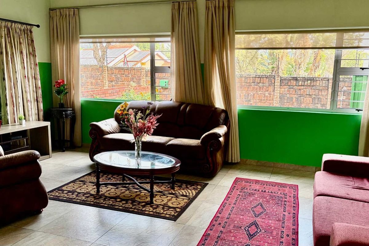 Charming 4 bedroom home in Parkmore - Photo 3