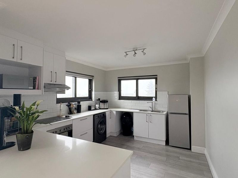 Two Bedroom Apartment Madison Place - Observatory - Photo 2