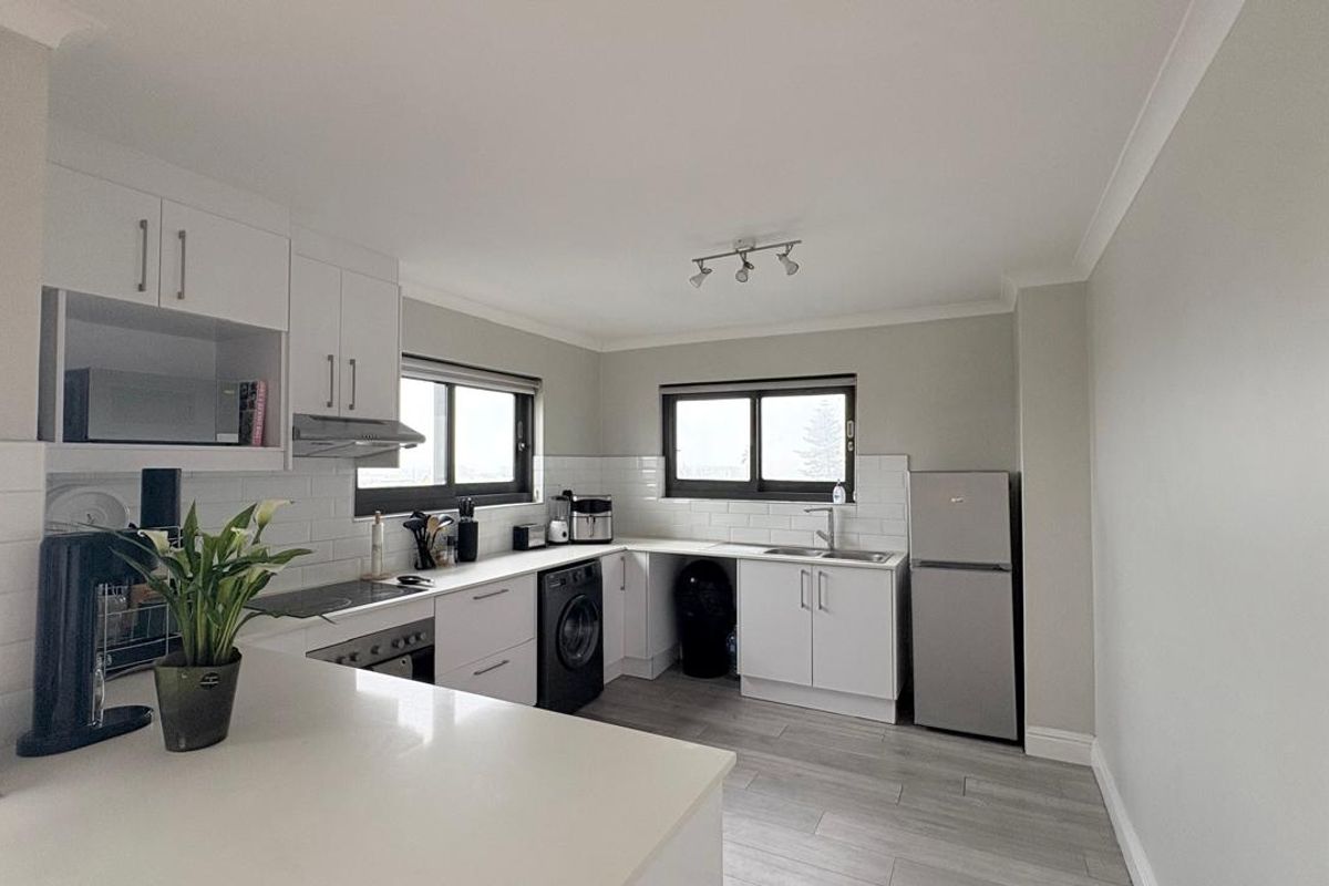 Two Bedroom Apartment Madison Place - Observatory - Photo 2