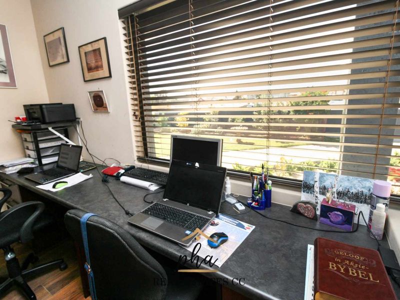 Huge Family Home For Sale in Swakopmund, Ocean View - Photo 6