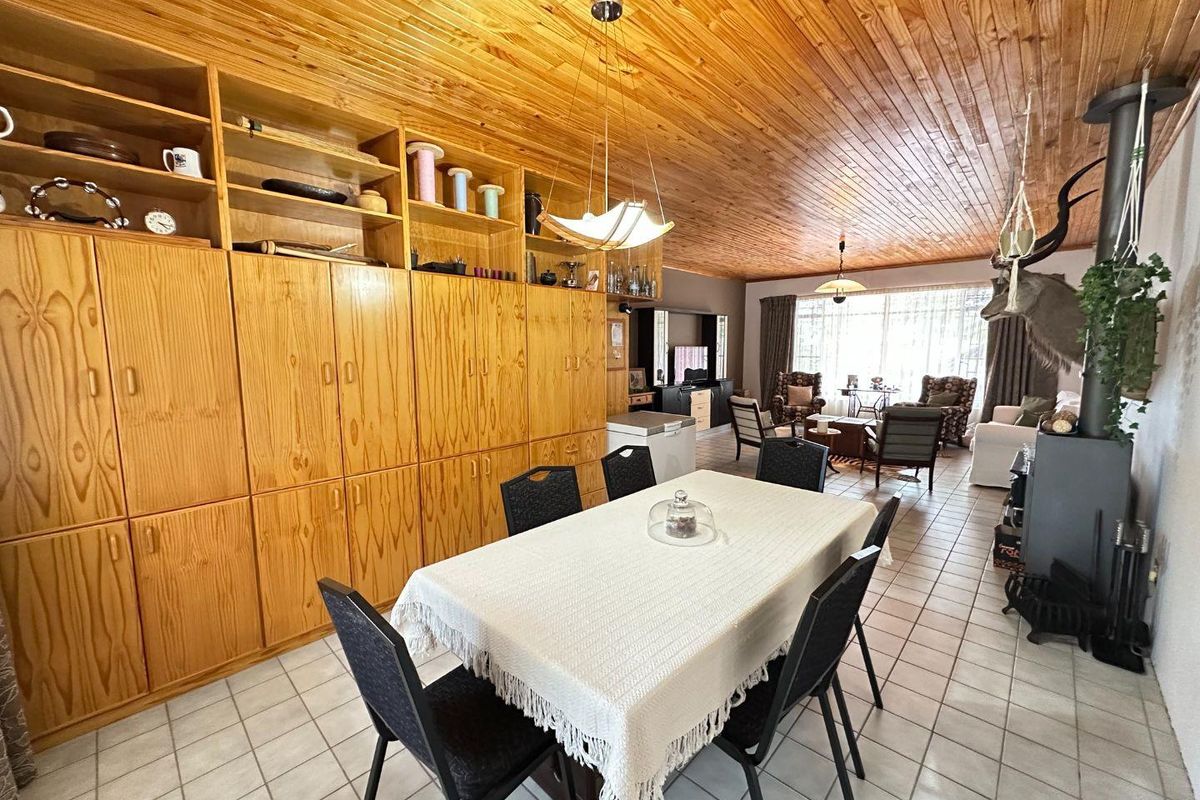 4 Bedroom House For Sale in Klein Windhoek - Photo 3