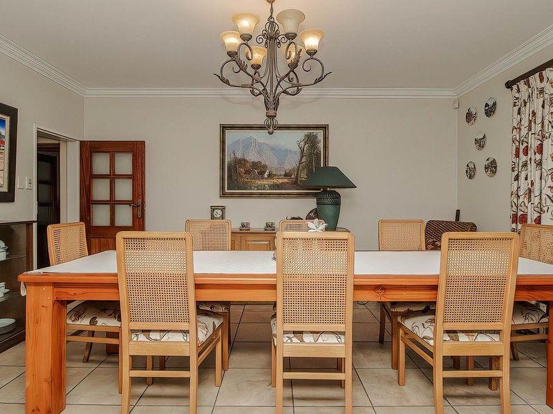 Secluded Luxury Home with Stunning Bird Sanctuary Views - Photo 7