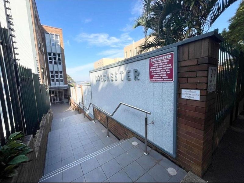 Glenwood Property with Substantial 3,328 sqm Erf and Development Potential - Photo 2