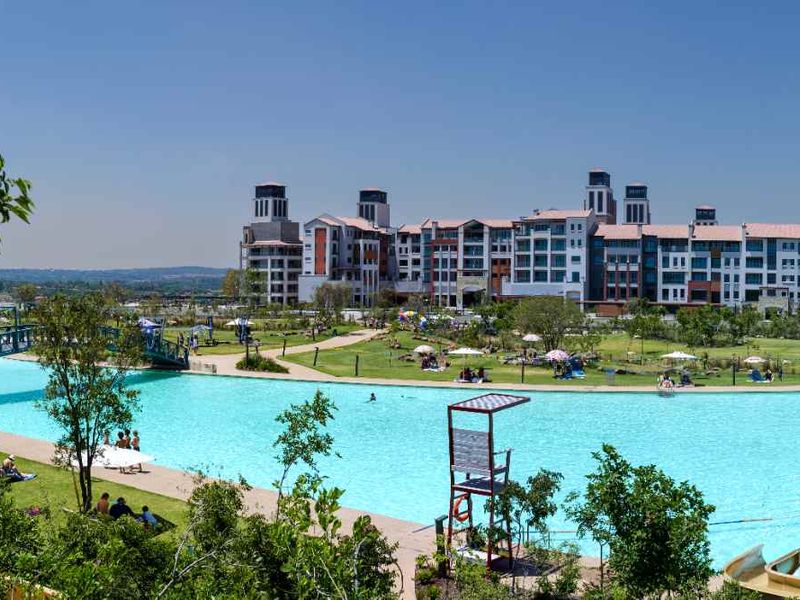 Craft Your Ultimate Lifestyle: Unleash Your Dreams in the Exquisite Steyn City Haven - Photo 7