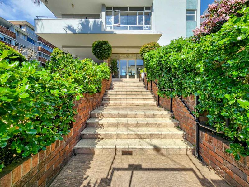North east facing corner apartment with two balconies and automated garage | Sea Point - Photo 2