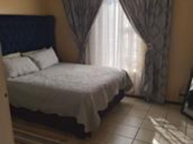 THREE BEDROOM TOWNHOUSE FOR SALE IN BOKSBURG CENTRAL - Photo 7